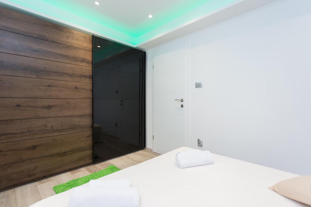 Purple & Apple Green Apartmán Split
